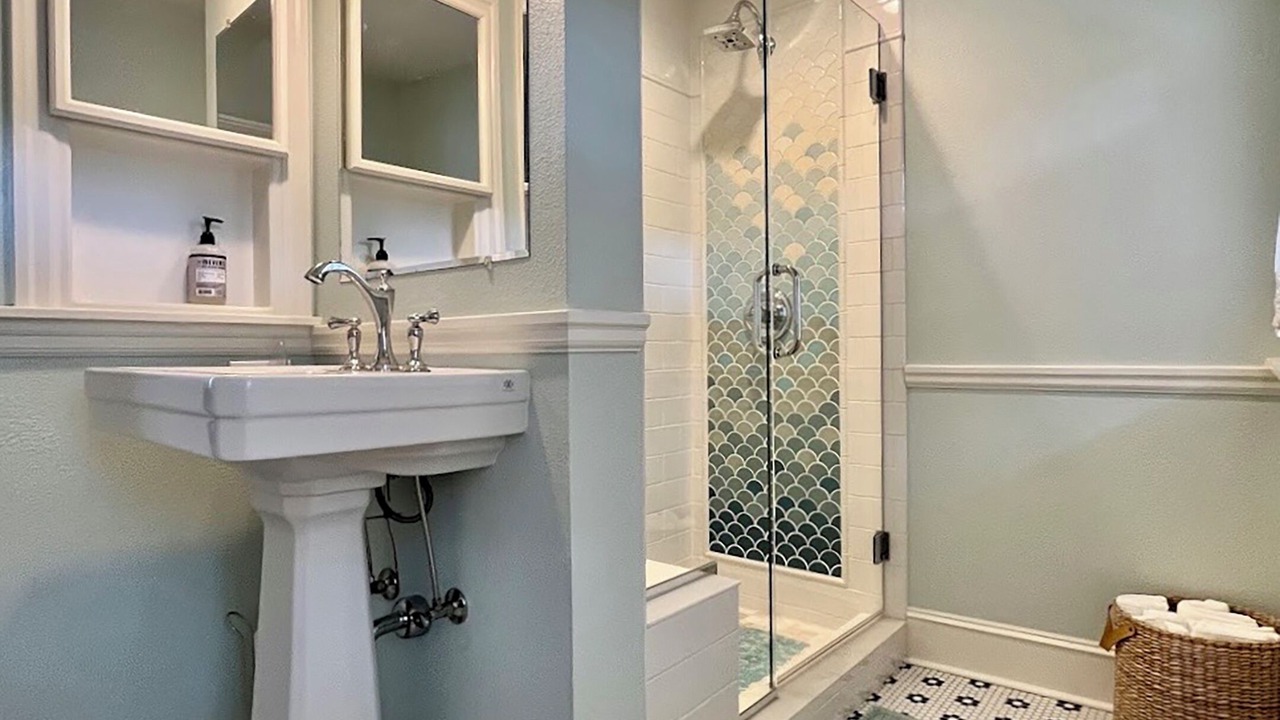 Photo of Bathroom in Eliot