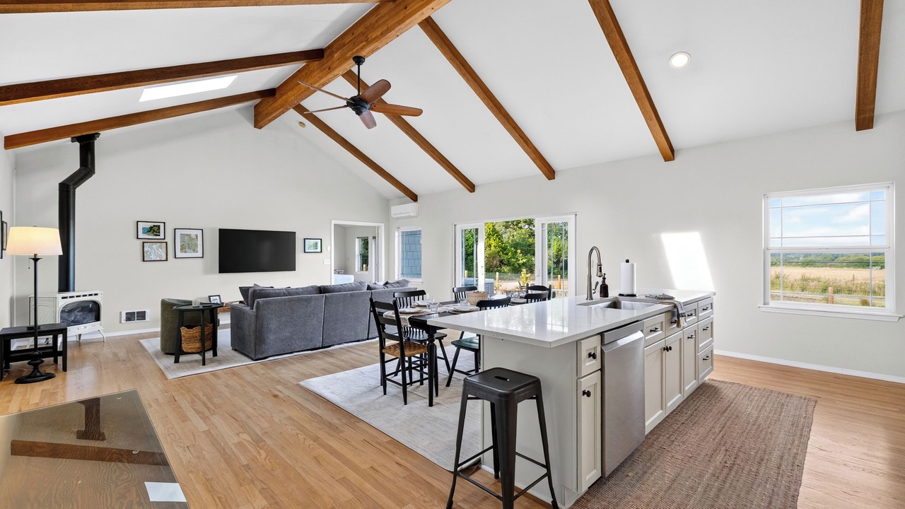 Photo of Bedroom in Coupeville