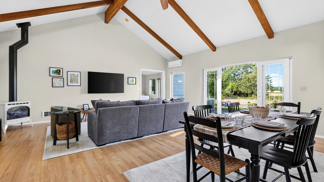 Photo of Bedroom in Coupeville