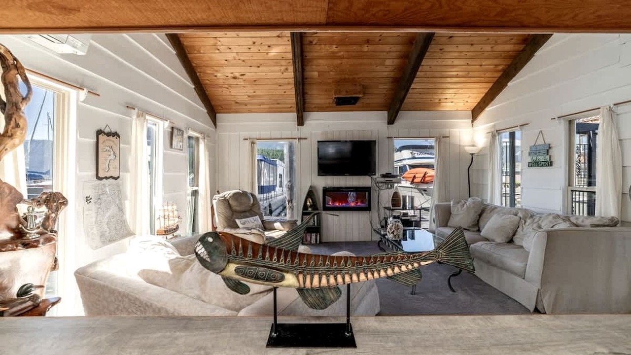 Photo of Livingroom in Bayview