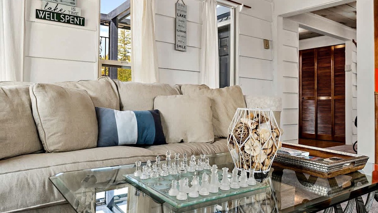 Photo of Livingroom in Bayview