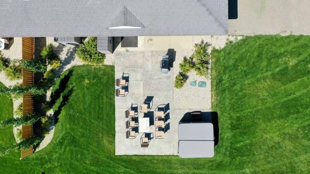 Photo of Outdoor in Leigh Creek Estates