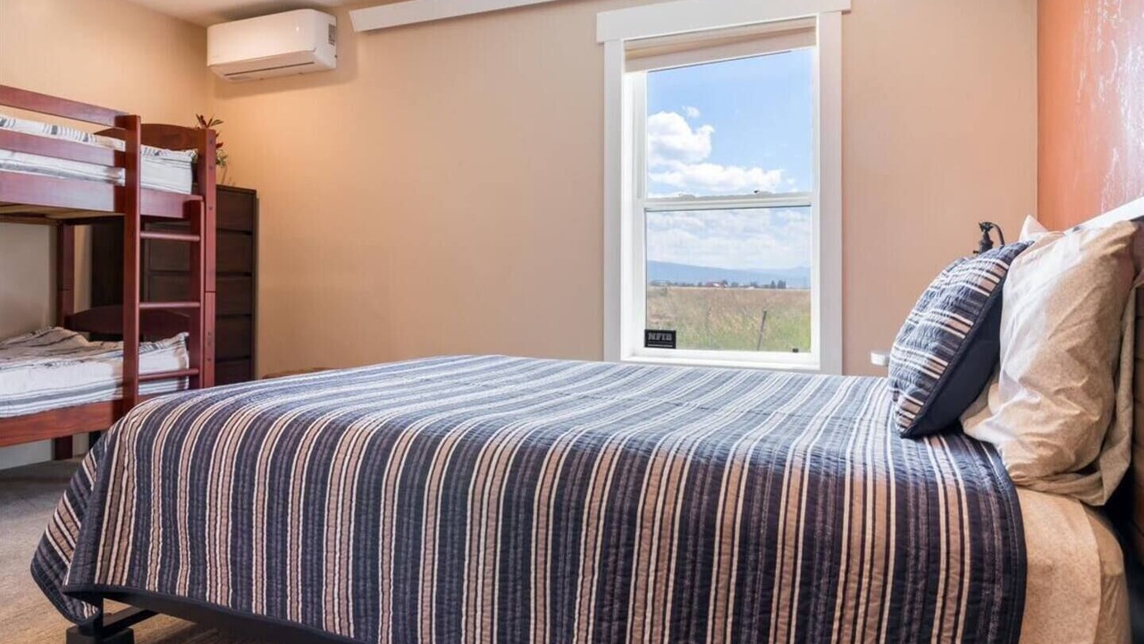Photo of Bedroom in Leigh Creek Estates