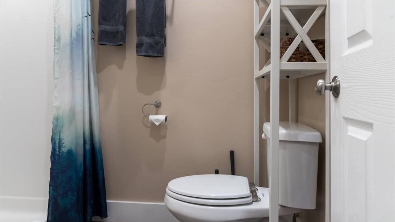Photo of Bathroom in Leigh Creek Estates