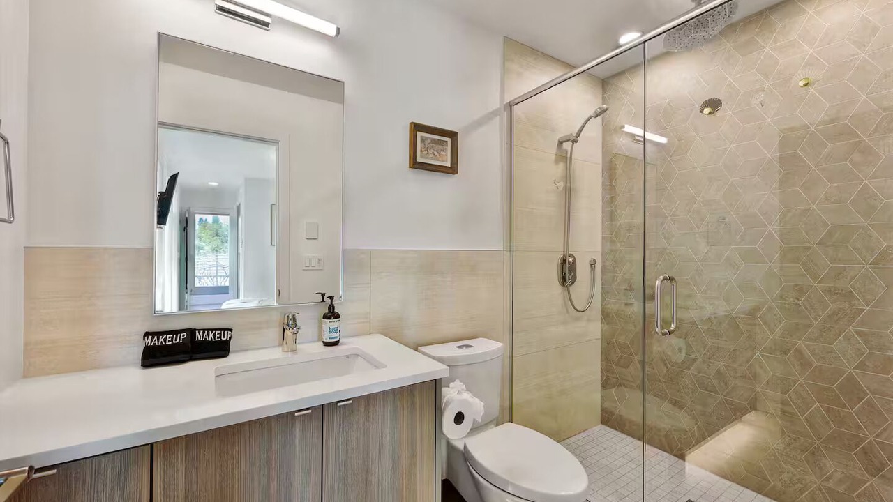 Photo of Bathroom in Mann
