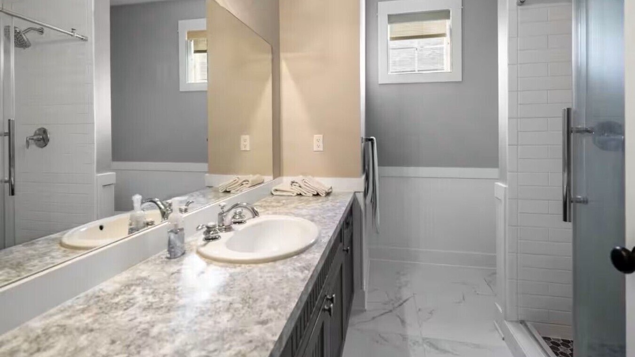 Photo of Bathroom in Oroville