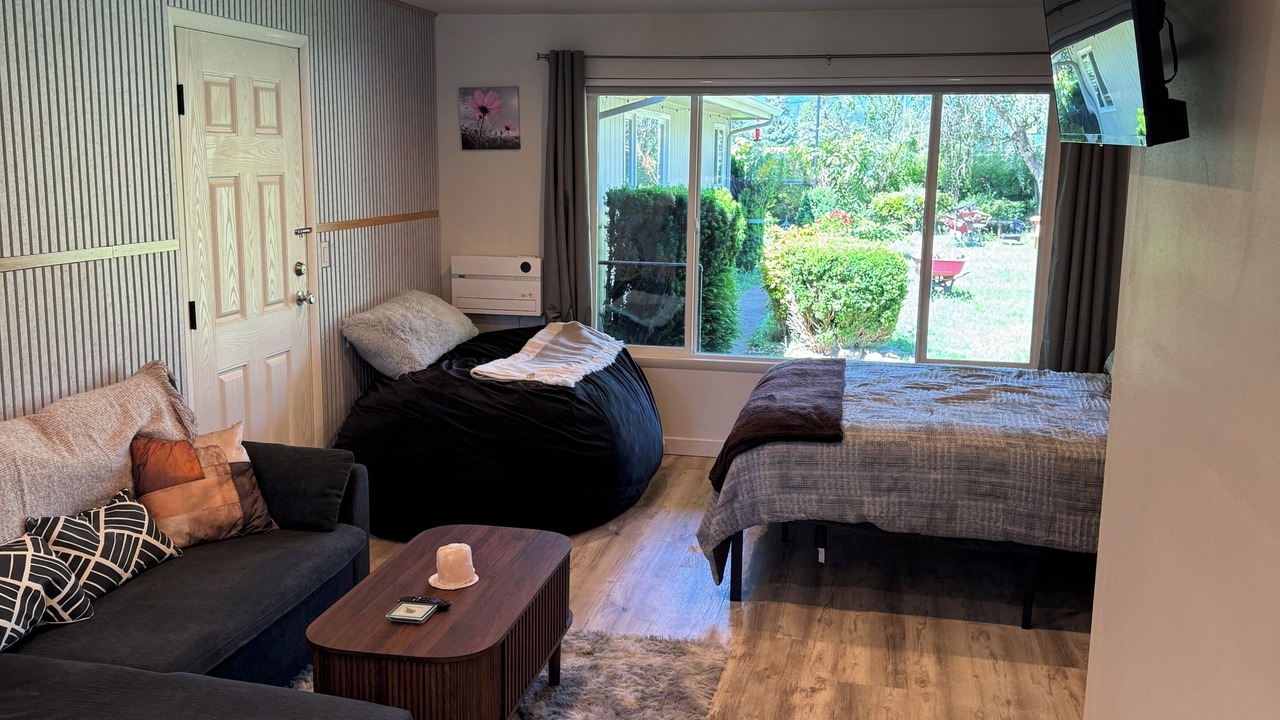 Photo of Bedroom in Oakridge