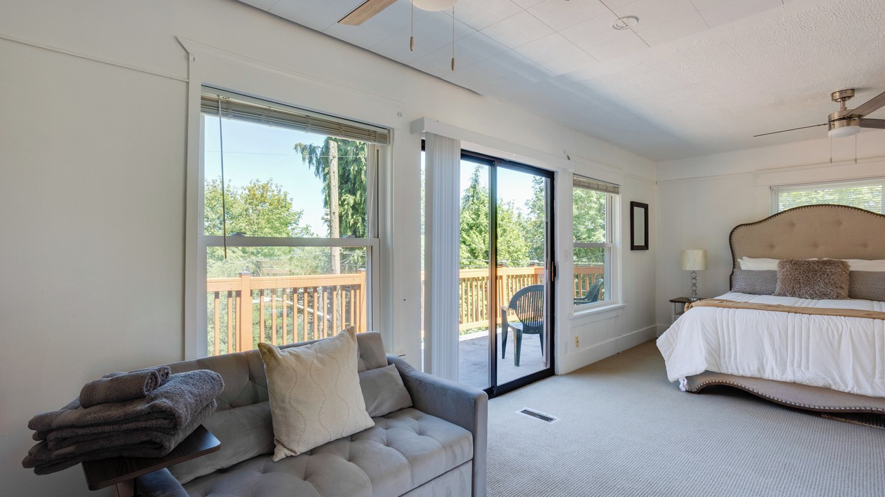 Photo of Bedroom in Mid-Beacon Hill