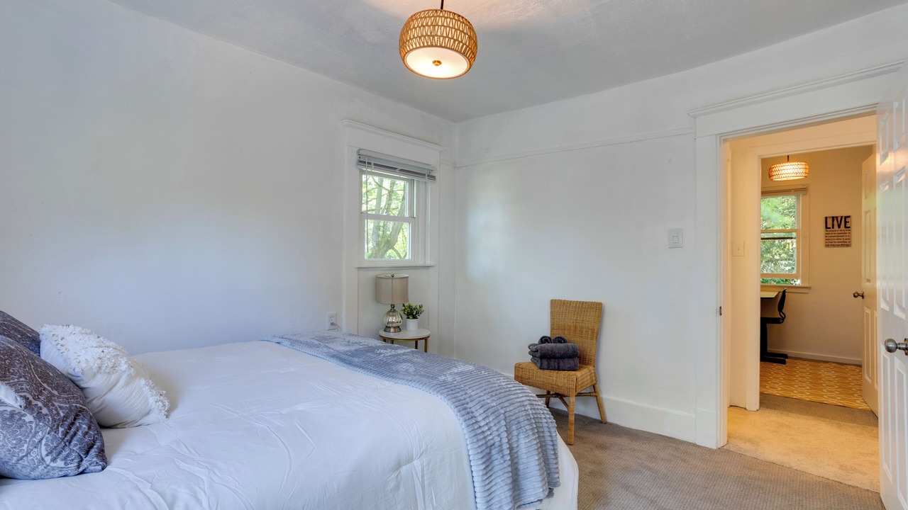 Photo of Bedroom in Mid-Beacon Hill