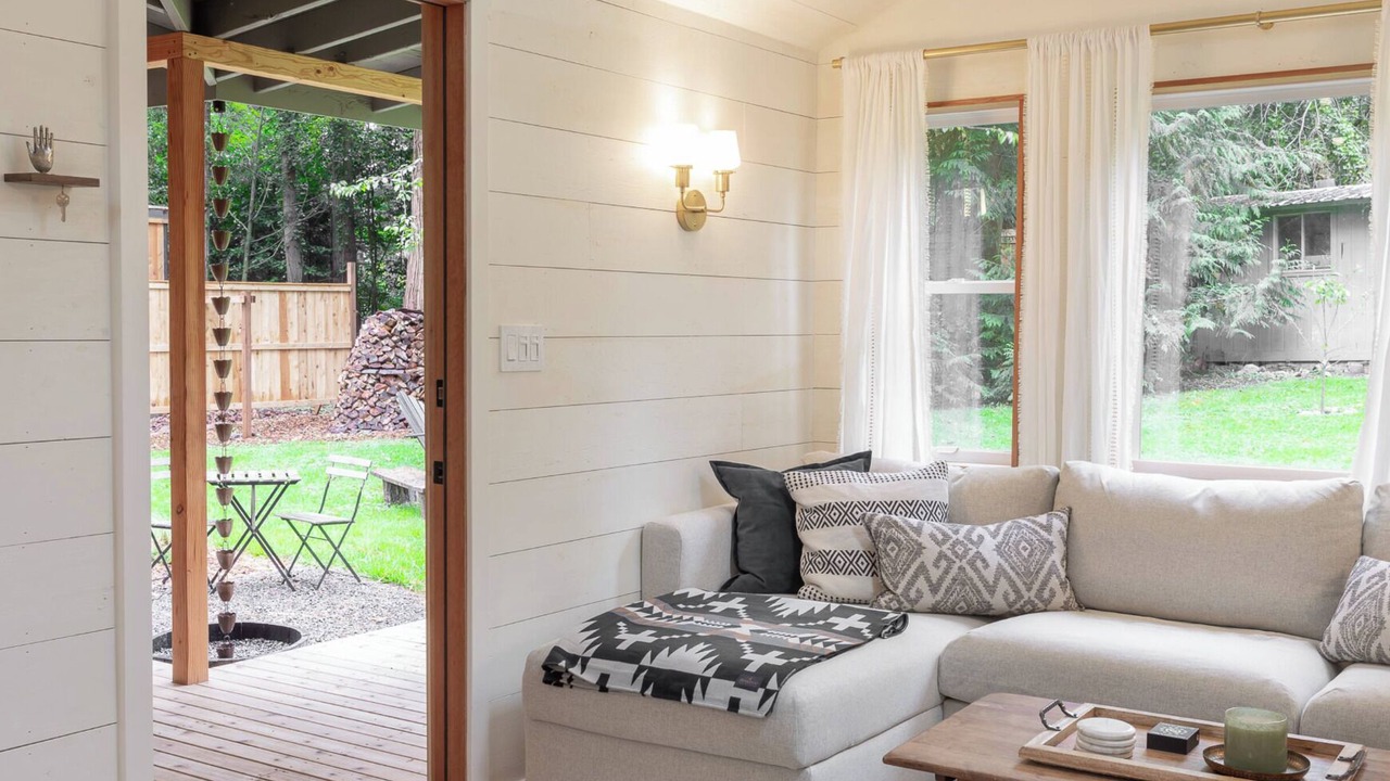 Photo of Livingroom in Rollingbay
