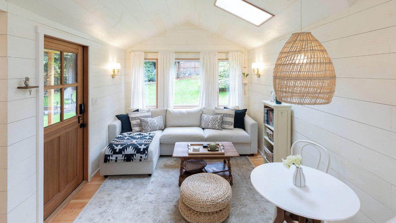 Photo of Livingroom in Rollingbay