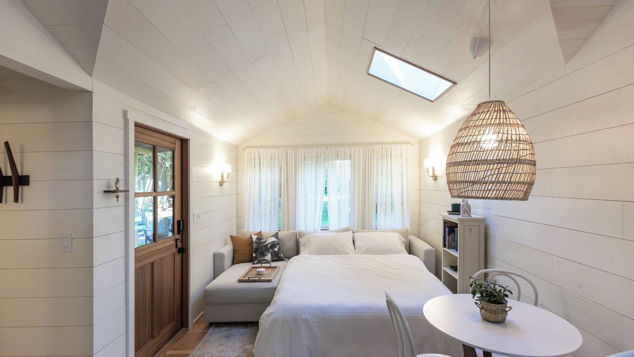 Photo of Bedroom in Rollingbay
