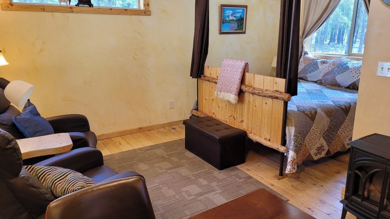 Photo of Bedroom in Mazama