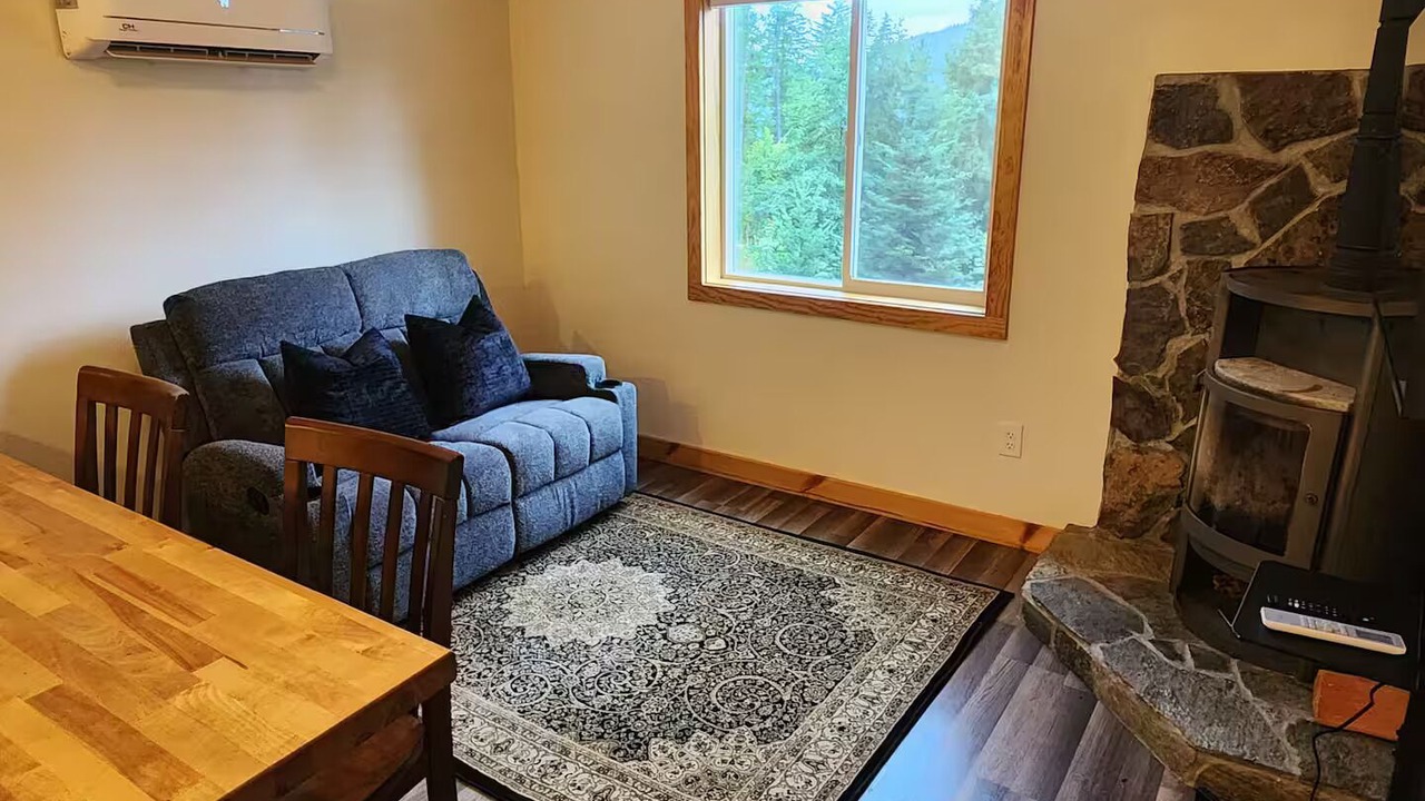 Photo of Livingroom in Sandpoint