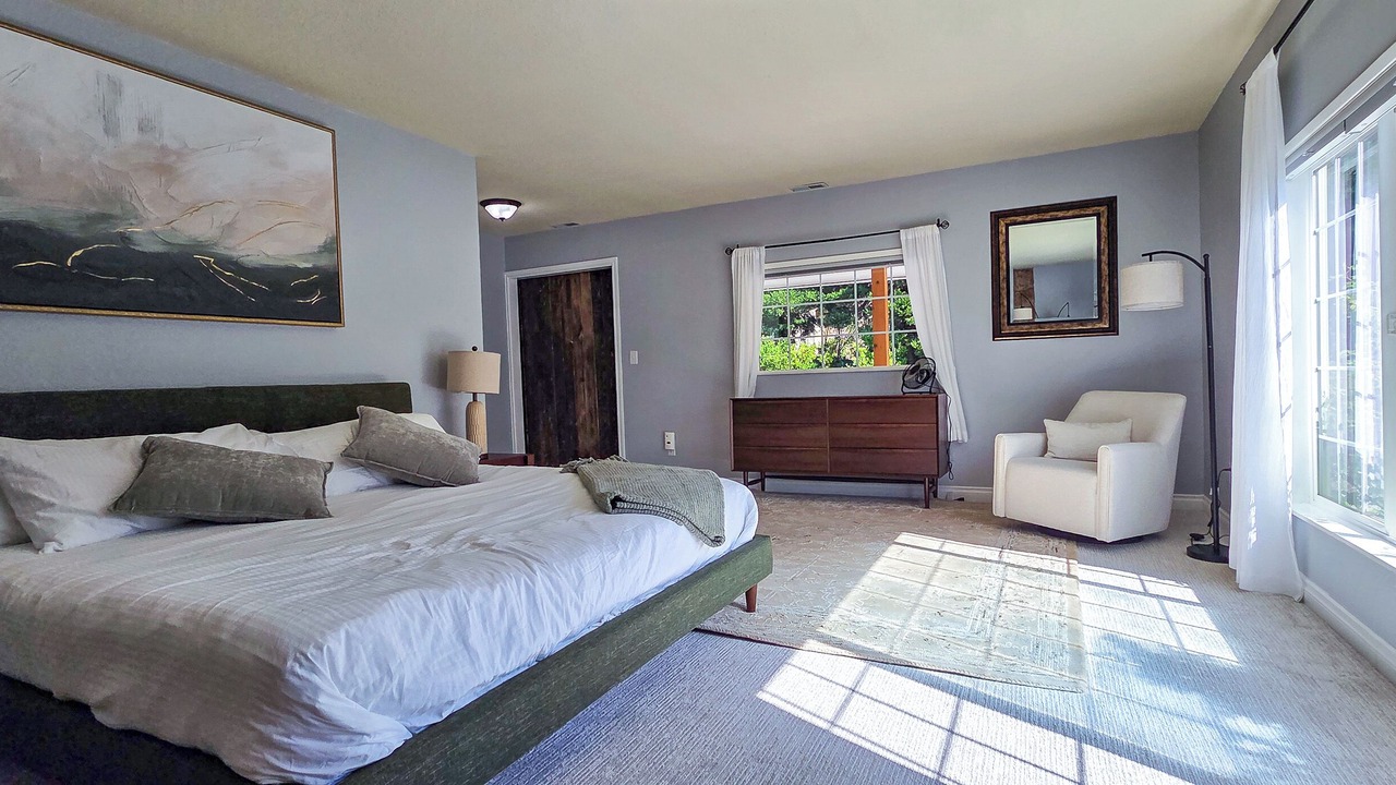Photo of Bedroom in Roseburg