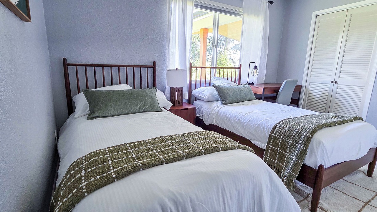 Photo of Bedroom in Roseburg