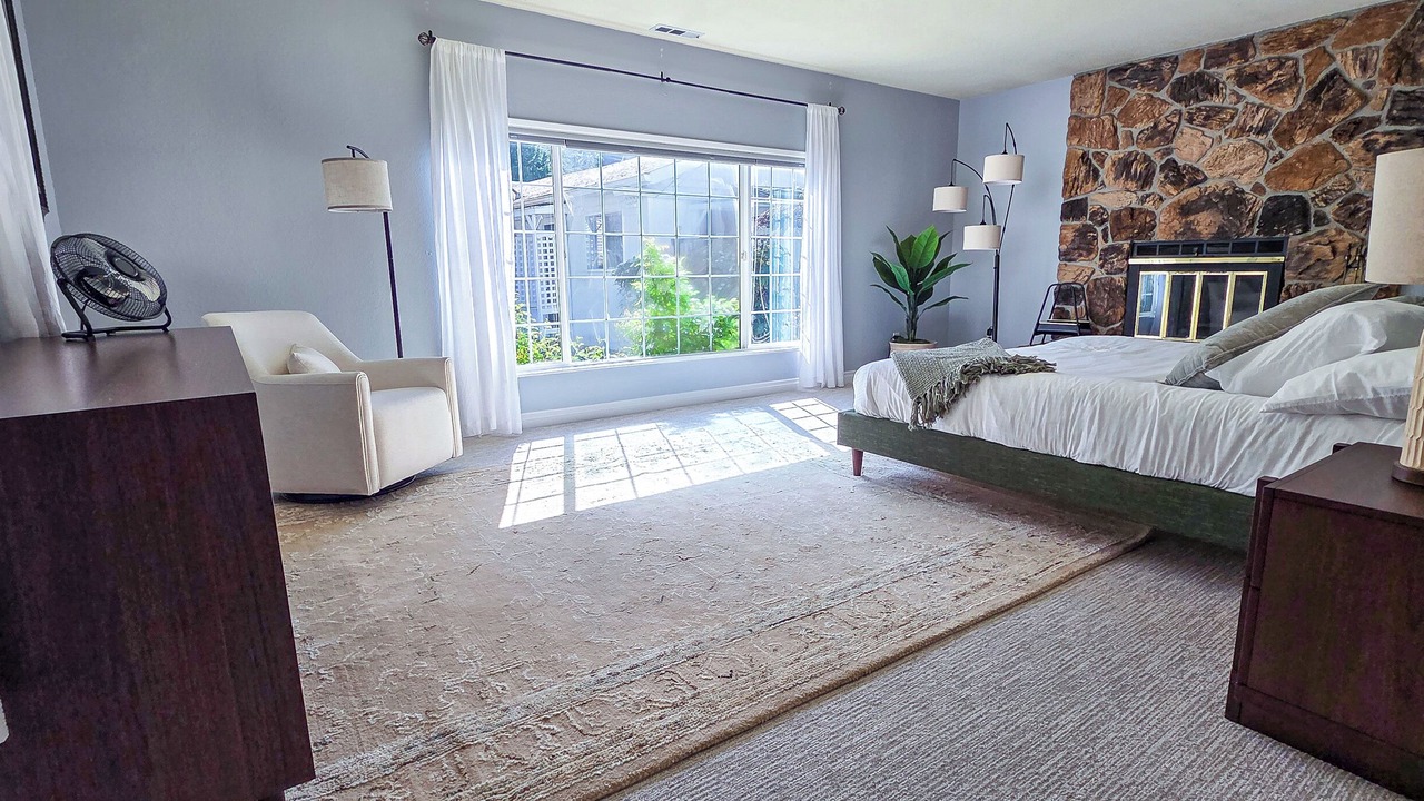 Photo of Bedroom in Roseburg