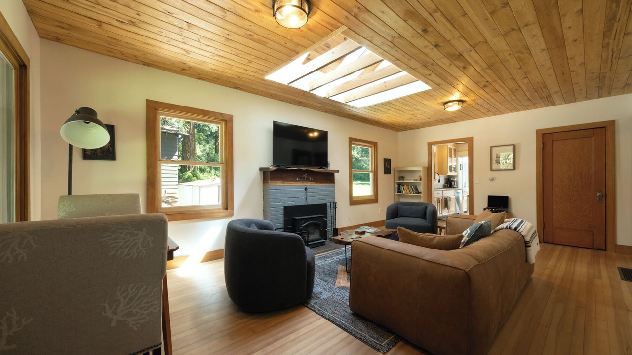 Photo of Livingroom in Corbett