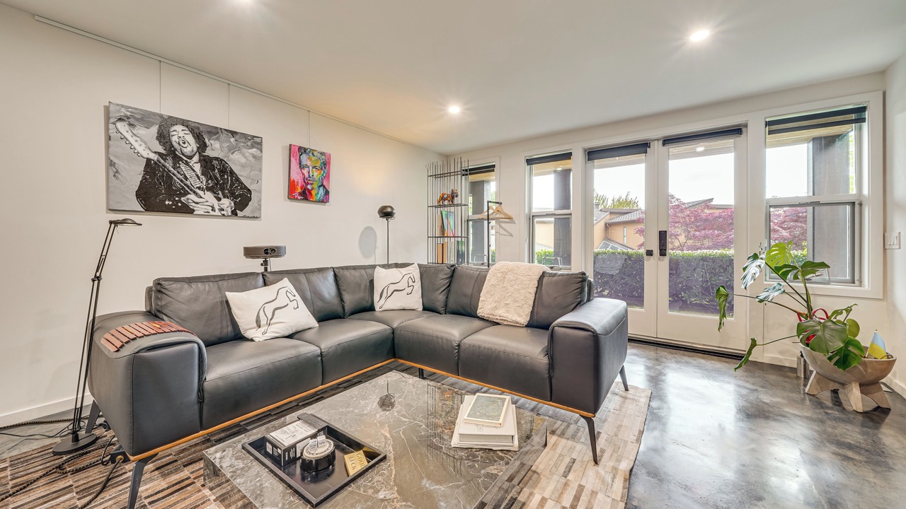 Photo of Livingroom in Lakeview