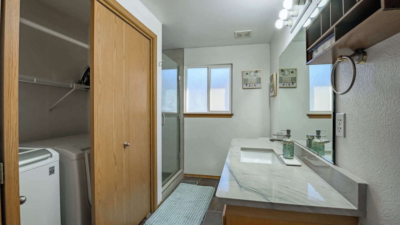 Photo of Bathroom in Sunset