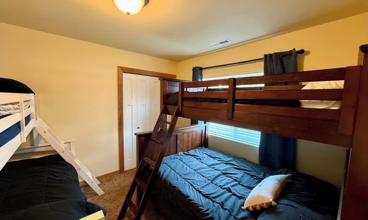 Photo of Bedroom in Manson
