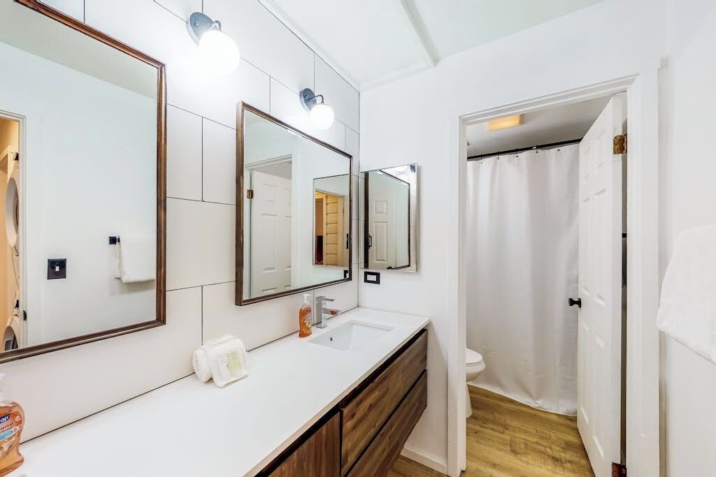 Photo of Bathroom in Elkhorn Village