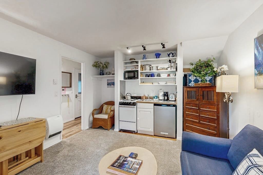Photo of Livingroom in Elkhorn Village