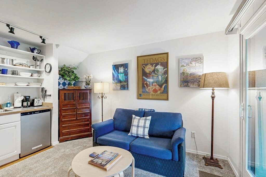 Photo of Livingroom in Elkhorn Village