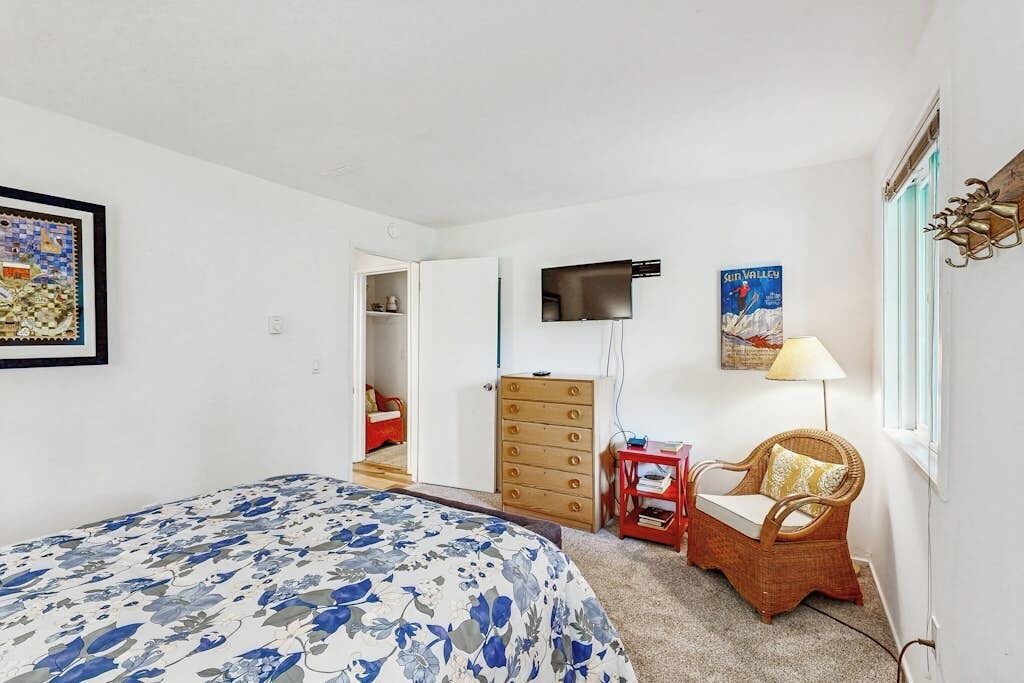 Photo of Bedroom in Elkhorn Village
