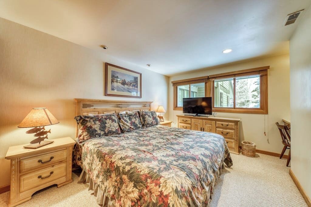 Photo of Bedroom in Elkhorn