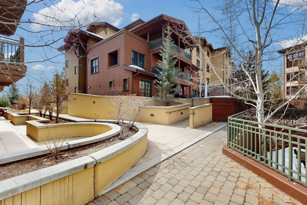 Photo of Outdoor in Elkhorn Village