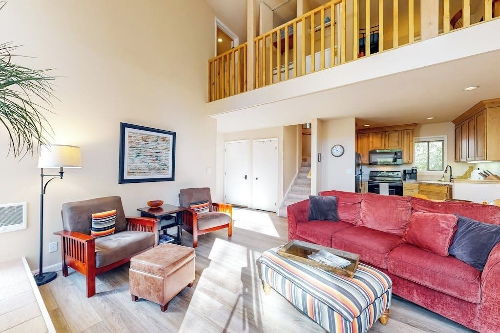 Photo of Livingroom in Elkhorn Village