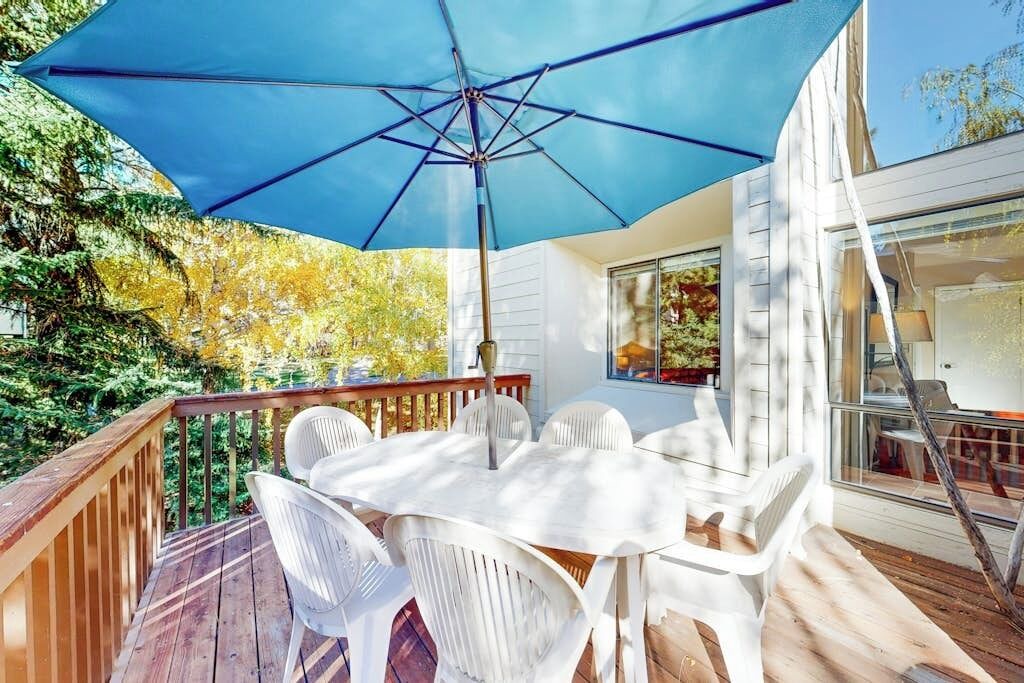 Photo of Outdoor in Elkhorn Village