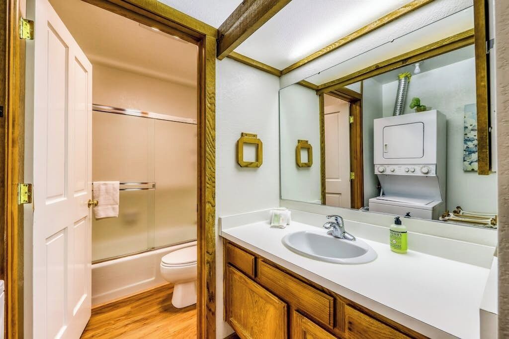 Photo of Bathroom in Elkhorn Village