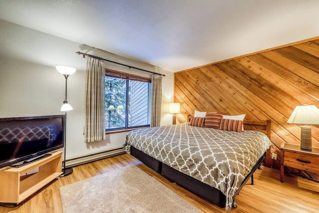 Photo of Bedroom in Elkhorn Village