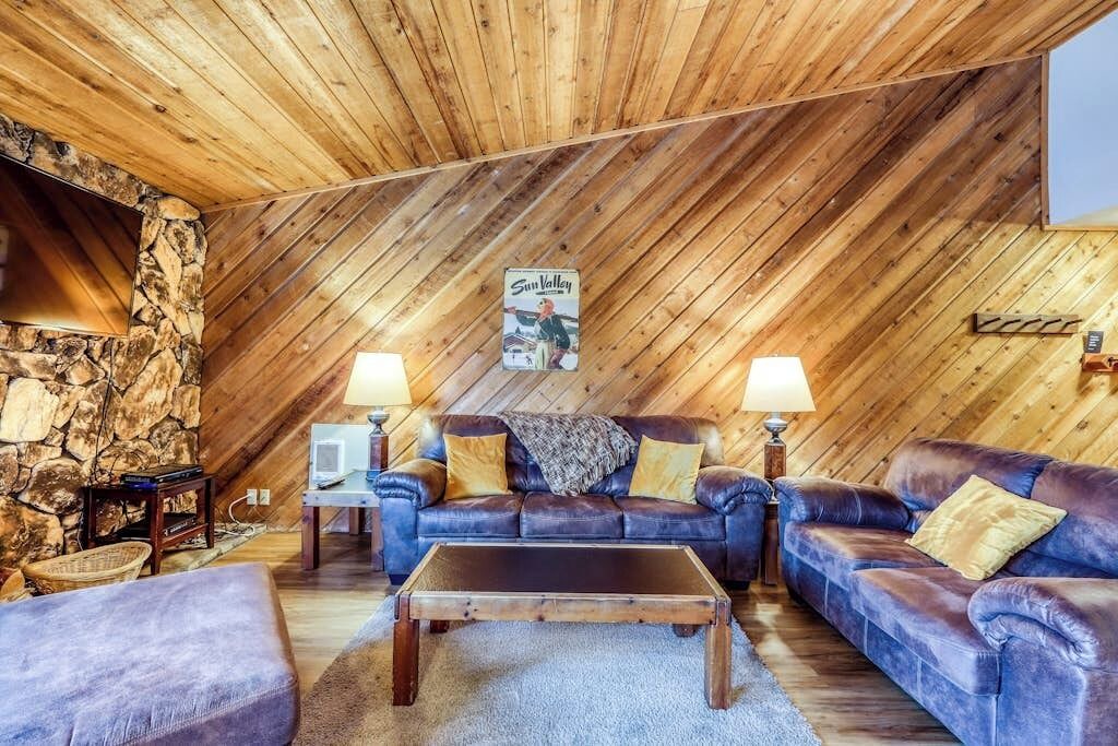 Photo of Livingroom in Elkhorn Village