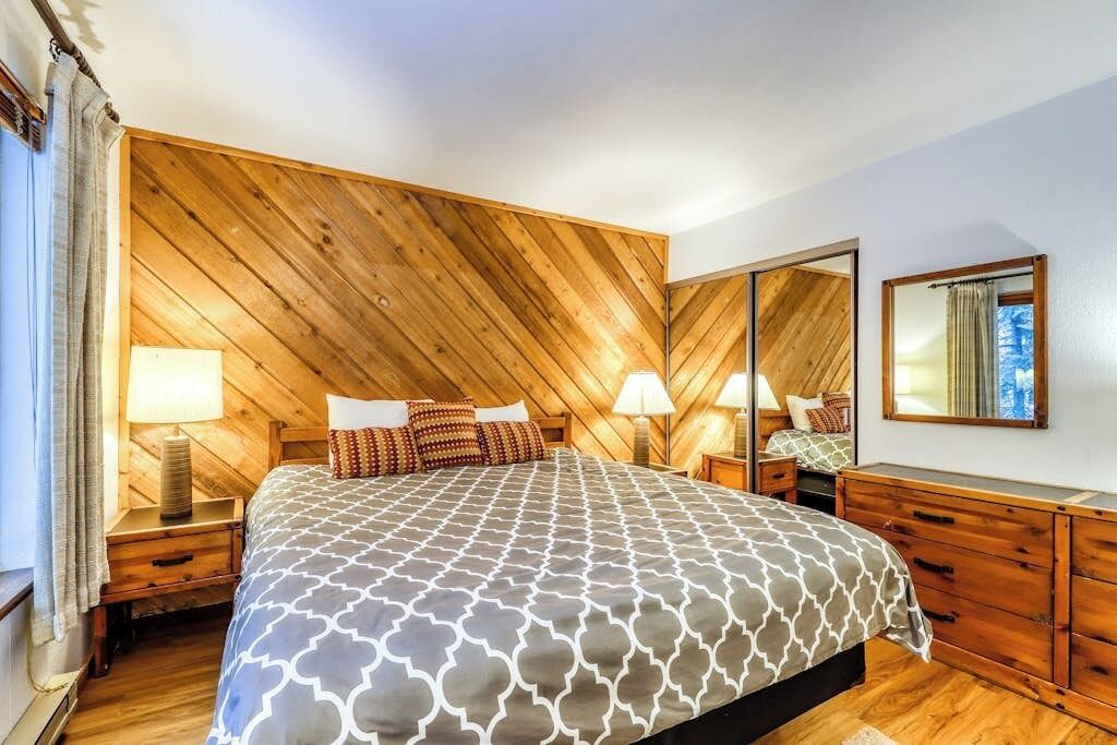 Photo of Bedroom in Elkhorn Village