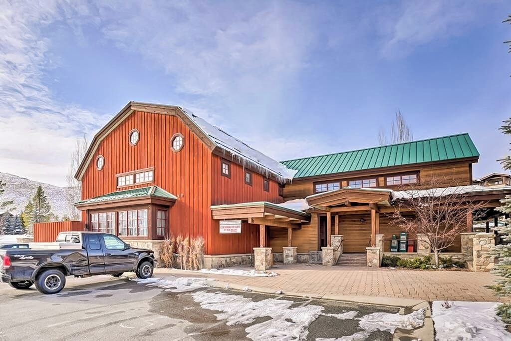 Photo of Outdoor in Elkhorn Village