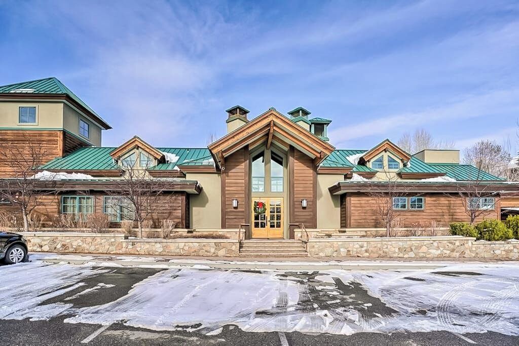 Photo of Outdoor in Elkhorn Village