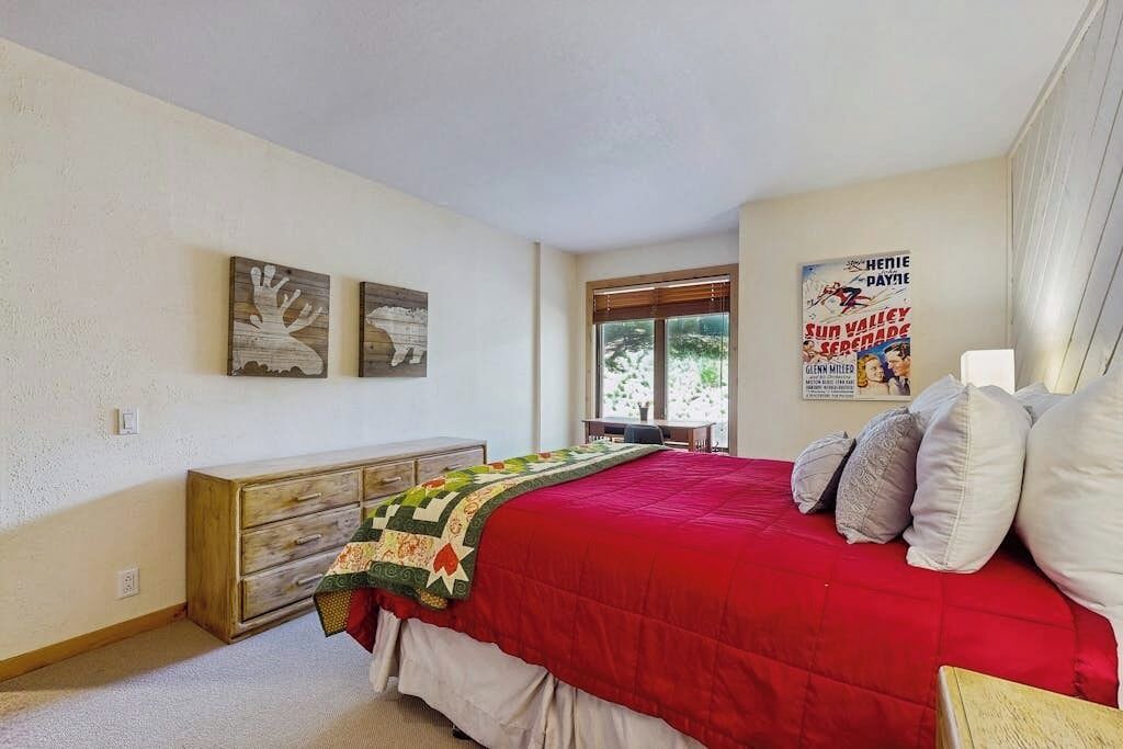 Photo of Bedroom in Elkhorn Village