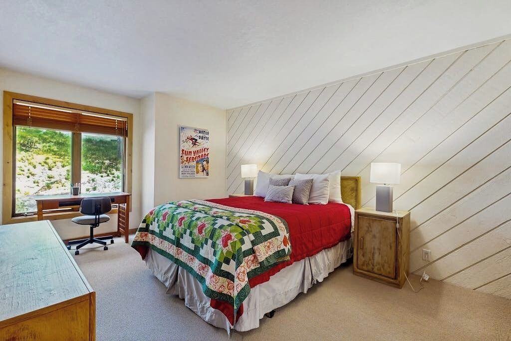 Photo of Bedroom in Elkhorn Village