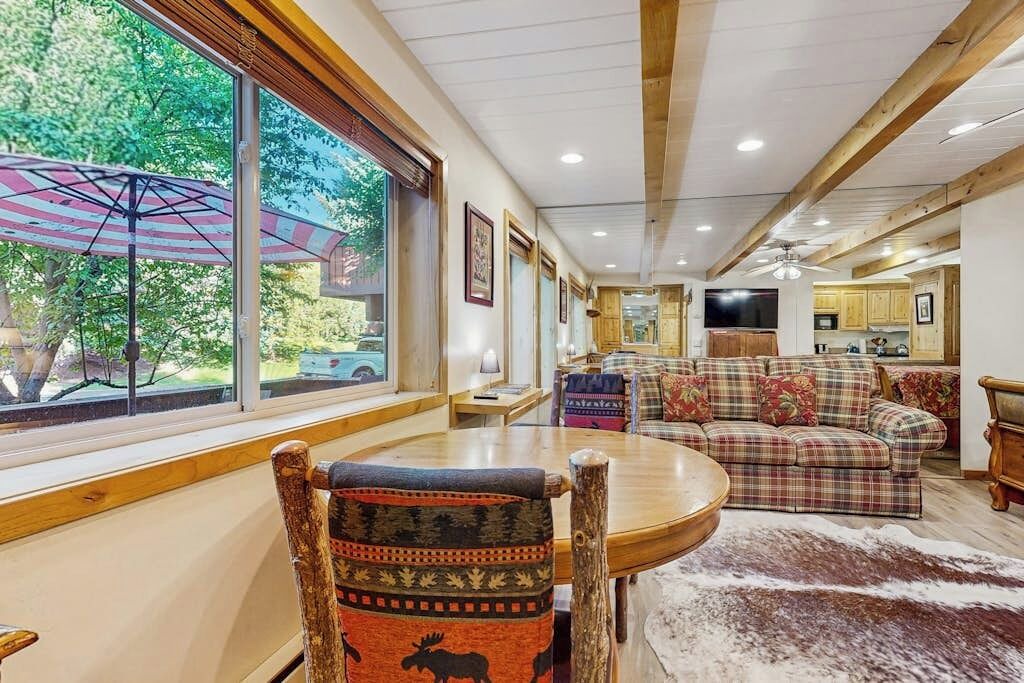 Photo of Livingroom in Elkhorn