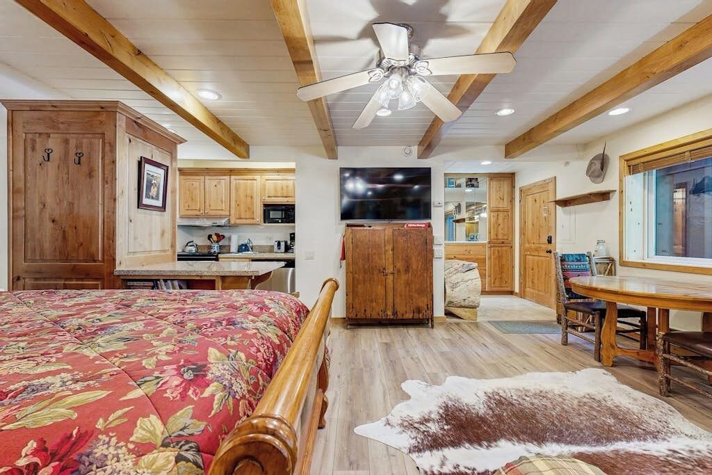 Photo of Bedroom in Elkhorn