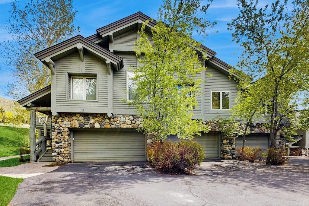 Photo of Outdoor in Elkhorn Village