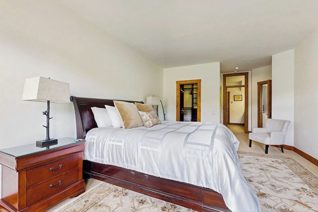 Photo of Bedroom in Elkhorn Village