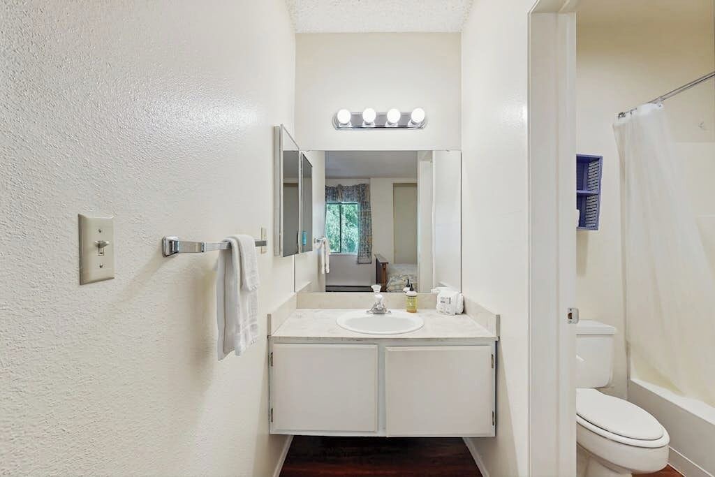 Photo of Bathroom in Elkhorn Village