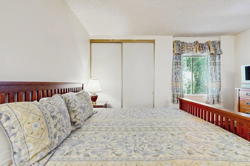 Photo of Bedroom in Elkhorn Village