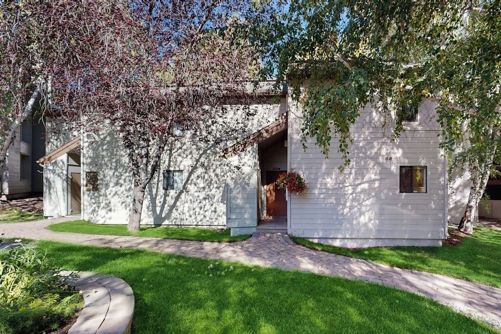 Photo of Outdoor in Elkhorn Village