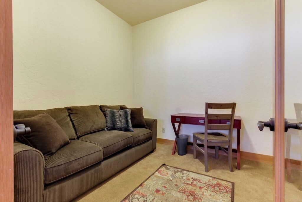 Photo of Livingroom in Dover Bay