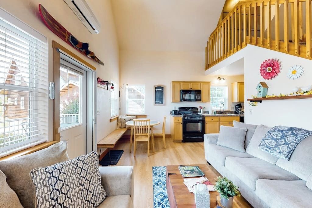 Photo of Livingroom in Dover Bay